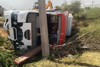Bus overturned due to tire burst in Datia