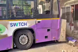 bmtc-conductor-died-after-bus-rammed-in-yalahanka-bus-stand