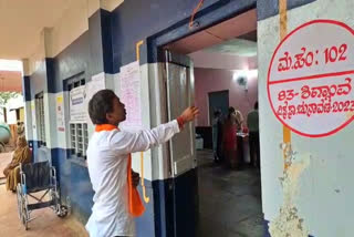 Karnataka Assembly election  Polling Booth worship in Haveri  Karnataka Assembly election voting  ಸಿಎಂ ಬೊಮ್ಮಾಯಿ ಮತದಾನ ಮಾಡುವ ಮತಗಟ್ಟೆಗೆ ಪೂಜೆ  ಮತಗಟ್ಟೆಗೆ ಬಿಜೆಪಿ ಕಾರ್ಯಕರ್ತರು ಪೂಜೆ  ಹಾವೇರಿ ಜಿಲ್ಲೆಯ ಶಿಗ್ಗಾಂವಿ ಕ್ಷೇತ್ರದ ಅಭ್ಯರ್ಥಿ  ಸಿಎಂ ಬಸವರಾಜ ಬೊಮ್ಮಾಯಿ  ಸರ್ಕಾರಿ ಕನ್ನಡ ಹಿರಿಯ ಮಾದರಿ ಪ್ರಾಥಮಿಕ ಶಾಲೆ  ಶಿಗ್ಗಾಂವಿಯಲ್ಲಿ ಮತದಾನ ಆರಂಭ