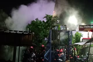 fire  Fire in KSRTC Depot in Kollam  KSRTC Depot in Kollam  Kollam news updates  latest news in Kollam  കെഎസ്ആർടിസി  കെഎസ്ആർടിസി ഡിപ്പോ  കെഎസ്ആർടിസി ഡിപ്പോയില്‍ തീപിടിത്തം  വിഷ പുക പടര്‍ന്നതില്‍ ആശങ്ക  ഡിപ്പോ ഗ്യാരേജില്‍ തീപിടിത്തം  കൊല്ലം വാര്‍ത്തകള്‍  കൊല്ലം ജില്ല വാര്‍ത്തകള്‍  കൊല്ലം പുതിയ വാര്‍ത്തകള്‍  kerala news updates  latest news in kollam