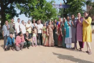 Etv BharatVoting by 65 people from one family in Chikkaballapur