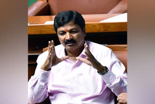 Karnataka Polls: "DK Shivakumar of blackmailed me...", claims BJP's Ramesh Jarkiholi