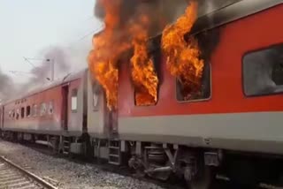 nia-conducts-raid-in-delhi-in-kerala-train-arson-attack-