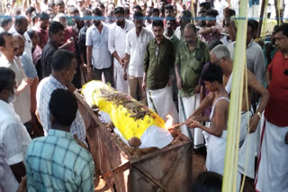 vandana funeral  വന്ദന ദാസ്  വന്ദന ദാസ് സംസ്‌കാരം നടത്തി  അന്ത്യകർമങ്ങൾ  വന്ദന ദാസിന്‍റെ മരണം  കടുത്തുരുത്തി  Dr vandana das  Dr vandana das funeral  Dr vandana das death