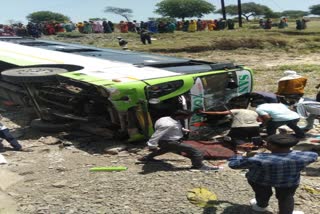 mandsaur bus overturned