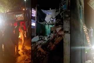 Ahmedabad Accident: વેજલપુર વિસ્તારમાં આવેલો ત્રણ માળનો ફ્લેટ ધરાશાઈ, ચાર દટાયા હોવાની આશંકા