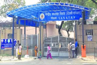 Tihar Jail: તિહાર જેલના અધિકારીઓ સામે પ્રથમ વખત મોટા પાયે કાર્યવાહી, 99 અધિકારીઓની બદલી