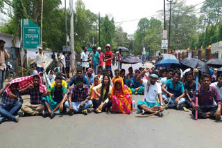 Antisocial elements damaged statue of Martyr Sidho Kanhu in Pakur