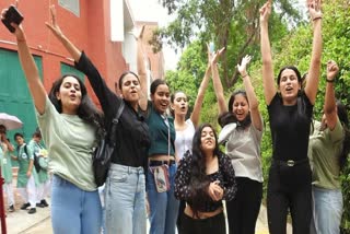 CBSE class 10 exam results announced  CBSE exam results announced  CBSE exam result  സിബിഎസ്‌സി പത്താം ക്ലാസ് പരീക്ഷാഫലം  സിബിഎസ്‌സി പരീക്ഷാഫലം  സിബിഎസ്‌സി വിജയശതമാനം  സിബിഎസ്‌സി പരീക്ഷഫലം പരിശോധിക്കാം  CBSE exam result site