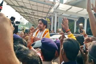 Baba Bageshwar reached Patna