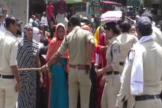 Protest against liquor shop shifting in Bhopal