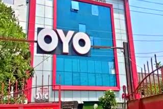 suicide in oyo hotel in faridabad