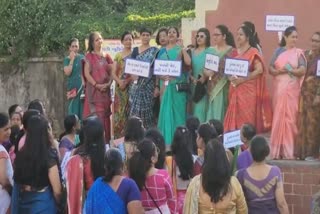 international-mothers-day-2023-sisters-of-bhagini-samaj-organized-a-unique-saree-walkathon-to-celebrate-mothers-day-at-vyara