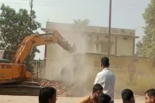 encroachment removed from Dabhra main road