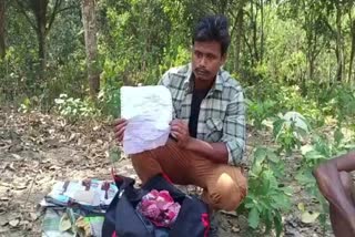 father-carried-dead-child-in-bag-by-bus-in-kaliaganj-west-bengal