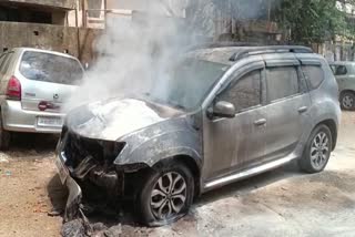 fire broke out in car in Sakchi