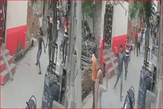 Stone pelting on mother and son in Rohtak