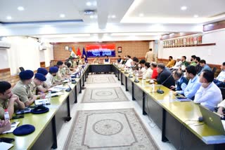 meeting-of-police-and-civil-officers-held-in-srinagar-for-g20-summit