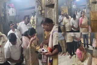 Shobha Karandlaje visited Chamundeshwari temple