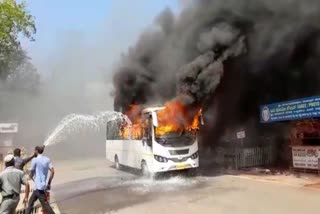 bus-burnt-in-front-of-kateelu-temple-in-mangaluru