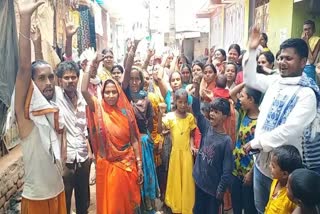 People protest on road in Patna