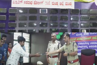 mandya-cen-police-recovered-130-stolen-mobile-phones