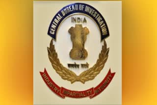 Central Government Additional Legal Adviser arrest  Additional Legal Adviser arrested by CBI  Central Government Additional Legal Adviser  ಕೇಂದ್ರ ಸರ್ಕಾರದ ಹೆಚ್ಚುವರಿ ಕಾನೂನು ಸಲಹೆಗಾರ ಬಂಧನ  ಕಾನೂನು ಸಲಹೆಗಾರನನ್ನು ಸಿಬಿಐ ಬಂಧಿಸಿ ವಿಚಾರಣೆ  ನೋಟರಿ ವಕೀಲರನ್ನು ನೇಮಕ ಮಾಡಲು 50 ಸಾವಿರ ಲಂಚ  ಕಾನೂನು ಮತ್ತು ನ್ಯಾಯ ಸಚಿವಾಲಯದ ಕಾನೂನು ವ್ಯವಹಾರದ ವಿಭಾಗ  ಹೆಚ್ಚುವರಿ ಕಾನೂನು ಸಲಹೆಗಾರ ಟಿಕೆ ಮಲೀಕ್