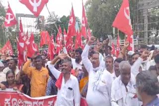 daily-wage-worker-demand-for-wages-in-kalaburagi