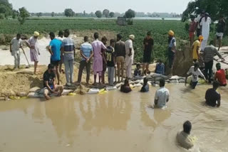 The gap in the canal in Mansa destroyed the crops