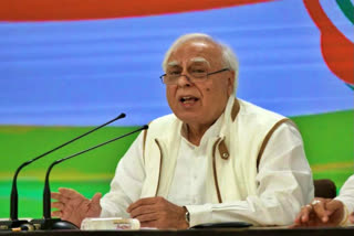 Govt promulgated ordinance to say it will have final say even if SC comes in the way, says Sibal