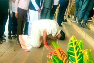 DK Shivakumar bows on Karnataka Assembly steps as a sign of respect