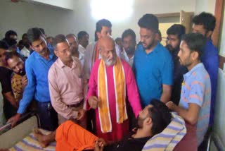 Pramod Muthalik inquired about the health of Hindu workers.