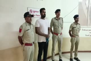 navsari-town-police-nabs-satir-gangster-james-almedan-who-escaped-after-stealing-from-surat-navsari