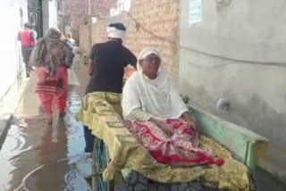 people due to the non-drainage of the sewage standing in the houses and streets of the people.