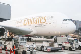 Dubai Flight: એરહોસ્ટેસે મુસાફરને ટોઇલેટ જવા રોકયો, મુસાફર ગુસ્સે થયો સીટ પર બેસીને પેશાબ કર્યો