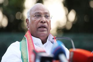 Mallikarjun Kharge: રાષ્ટ્રપતિ દ્રૌપદી મુર્મુએ નવી સંસદનું ઉદઘાટન કરવું જોઈએ, ખડગેએ કહ્યું- ભાજપ SC/STને મહત્વ આપતું નથી