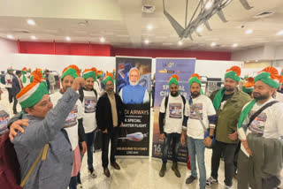 Indians who were on their way to attend Prime Minister Narendra Modi's event in Sydney danced at the Melbourne airport. The people wore a tricolour turban while carrying the Indian flag and even 'dhol' (drum). They clicked pictures with banners welcoming PM Modi in Australia.