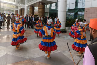 Grand reception for foreign delegates