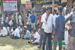 YCP followers create anarchy to prevent arrest of YS Avinash Reddy by CBI in Kurnool