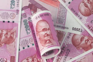 First day of Rs 2000 note exchange Small queues seen at some branches