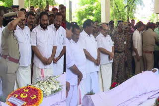 pay tribute to fireman ranjith Thiruvananthapuram  രഞ്‌ജിത്തിന് അന്ത്യാഞ്‌ജലി അര്‍പ്പിച്ച് മന്ത്രി  minister and political leaders pay tribute  minister and political leaders pay tribute ranjith  ഫയര്‍മാന്‍ ജെഎസ്‌ രഞ്‌ജിത്ത്  ഫയര്‍മാന്‍ ജെഎസ്‌ രഞ്‌ജിത്തിന് വിട