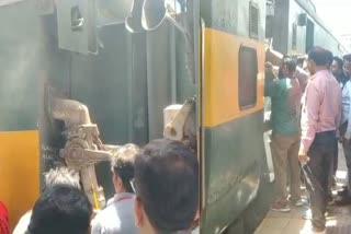 Fire broke due to short circuit in Garib Rath