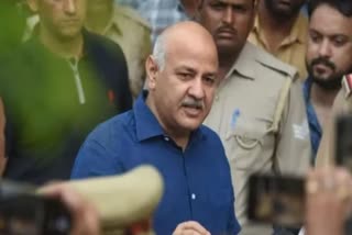 aap-leaders-allege-delhi-police-misbehaved-with-manish-sisodia-in-court
