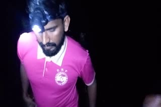 Two people got stuck on mountain  people got stuck on mountain  Karuvarakundu  Police and Fire and rescue  കരുവാരക്കുണ്ട് മലമുകളില്‍ രണ്ടുപേര്‍ കുടുങ്ങി  മലമുകളില്‍ രണ്ടുപേര്‍ കുടുങ്ങി  രക്ഷാദൗത്യത്തിനായി തിരിച്ച് സംഘം  മലപ്പുറം  കരുവാരക്കുണ്ട് മല  വെള്ളച്ചാട്ടത്തിന് മുകൾ ഭാഗത്തായി