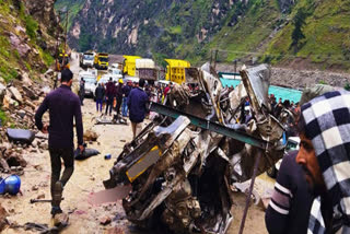 All seven killed in the mishap were travelling by a cruiser vehicle of NHPC near the Dangduru Dam site earlier in the day.