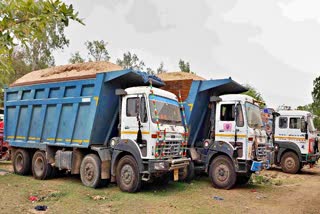 पटना में अवैध बालू ट्रक जब्त