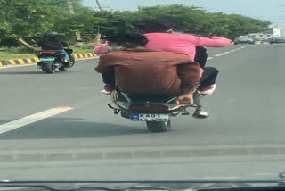 Minor boy performing stunts on Bengaluru road