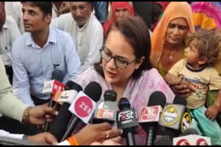 Rajasthan: Tina Dabi meets displaced Pakistani migrants