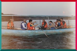 Governor Took a Boat Ride with his Family In The Venna Lake At Mahabaleshwar
