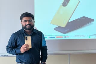 kshitij-arora-given-information-on-oppo-f23-5g-in-bengaluru